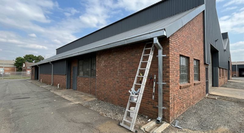 Factory Gutter Installation in Sacramento, CA